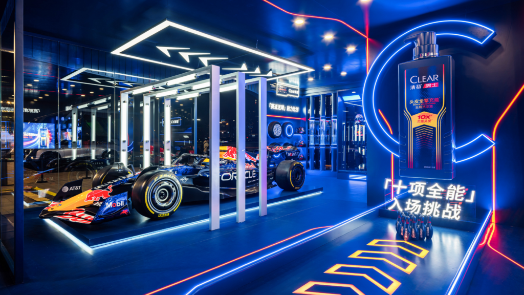 Oracle Racing Transparent CLEAR x Oracle Red Bull Racing เปิดตัวแชมพูสูตรใหม่